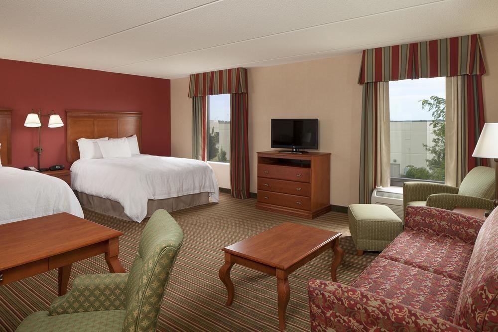 Hampton Inn & Suites Chicago - Лібертівіл Екстер'єр фото