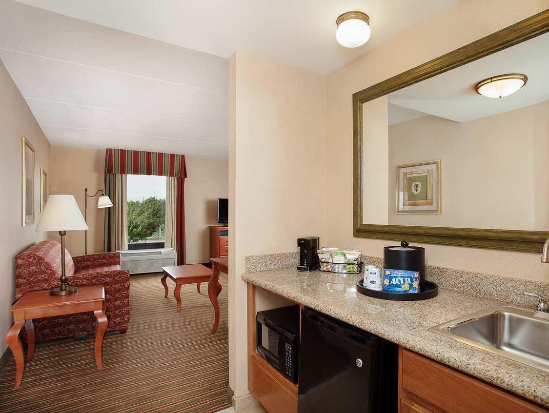 Hampton Inn & Suites Chicago - Лібертівіл Екстер'єр фото