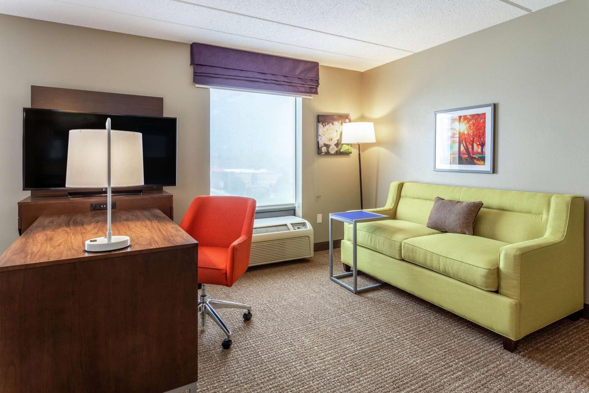 Hampton Inn & Suites Chicago - Лібертівіл Екстер'єр фото