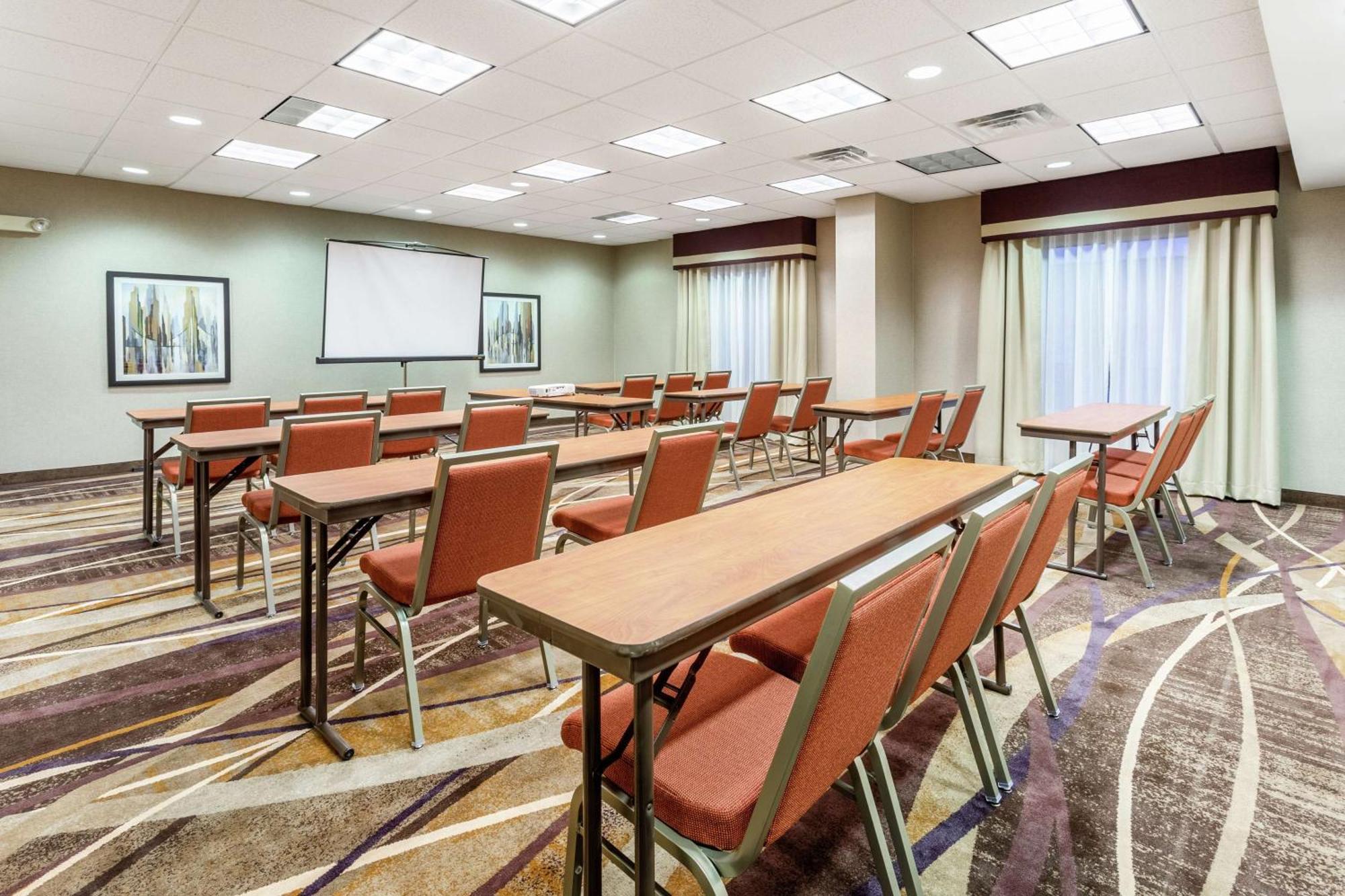 Hampton Inn & Suites Chicago - Лібертівіл Екстер'єр фото