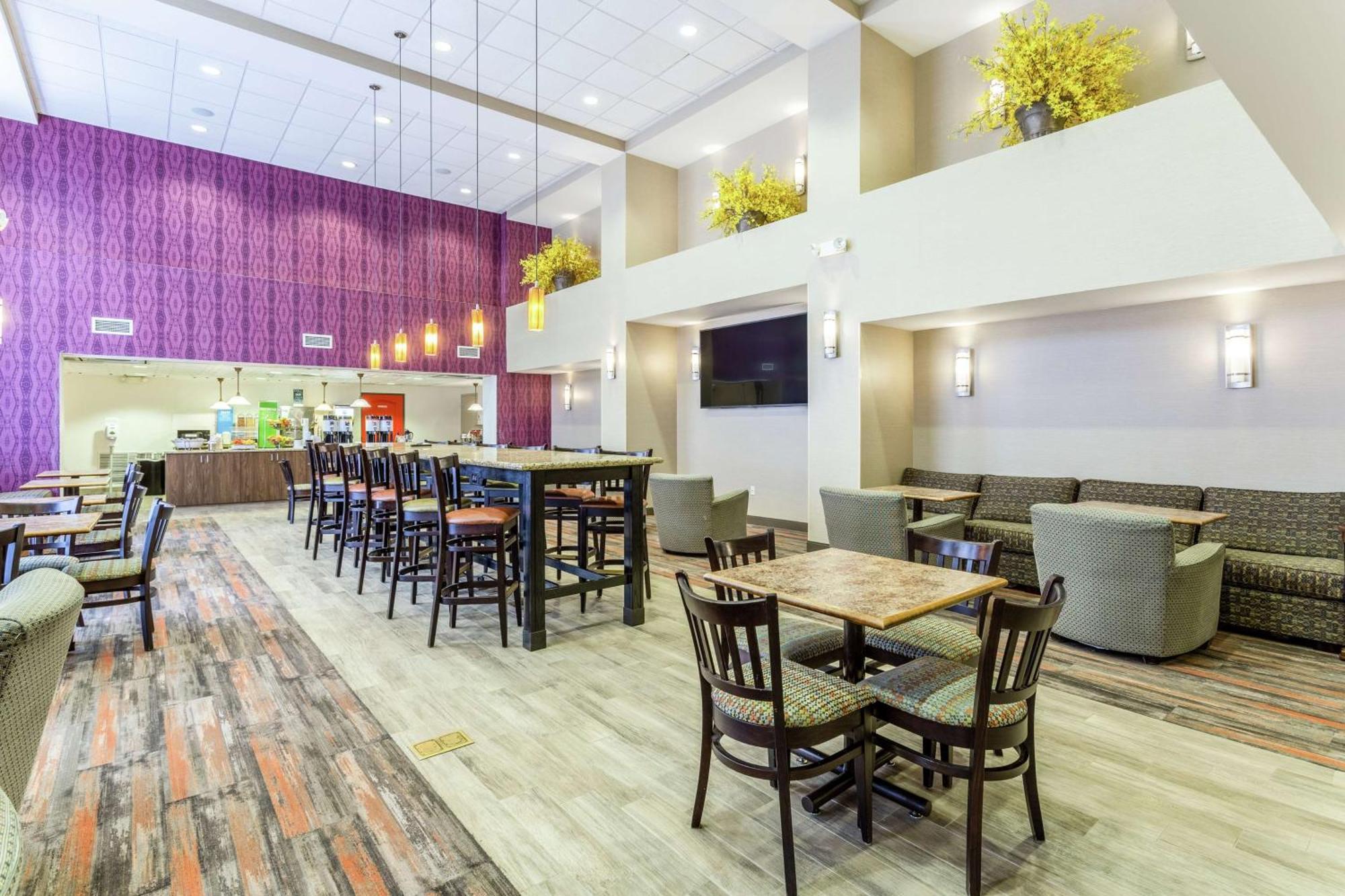 Hampton Inn & Suites Chicago - Лібертівіл Екстер'єр фото