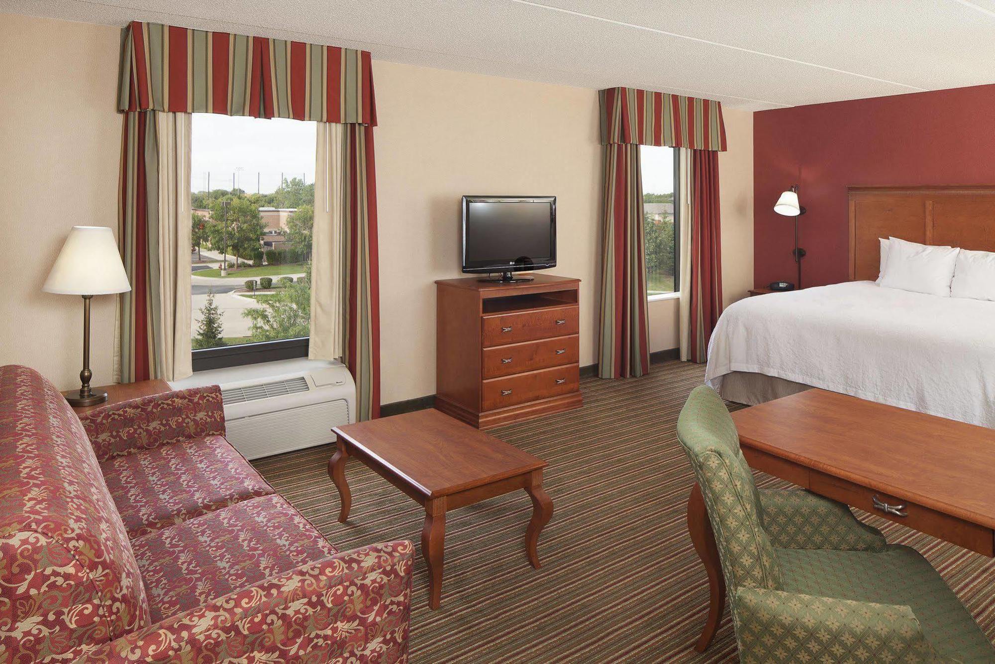 Hampton Inn & Suites Chicago - Лібертівіл Екстер'єр фото
