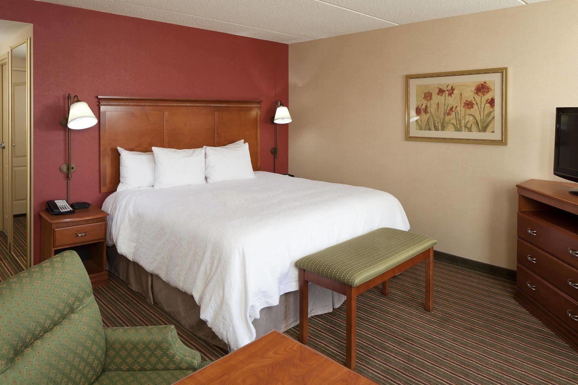 Hampton Inn & Suites Chicago - Лібертівіл Екстер'єр фото