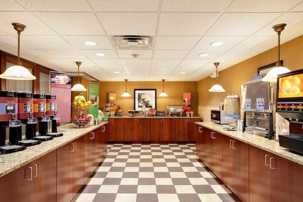 Hampton Inn & Suites Chicago - Лібертівіл Екстер'єр фото