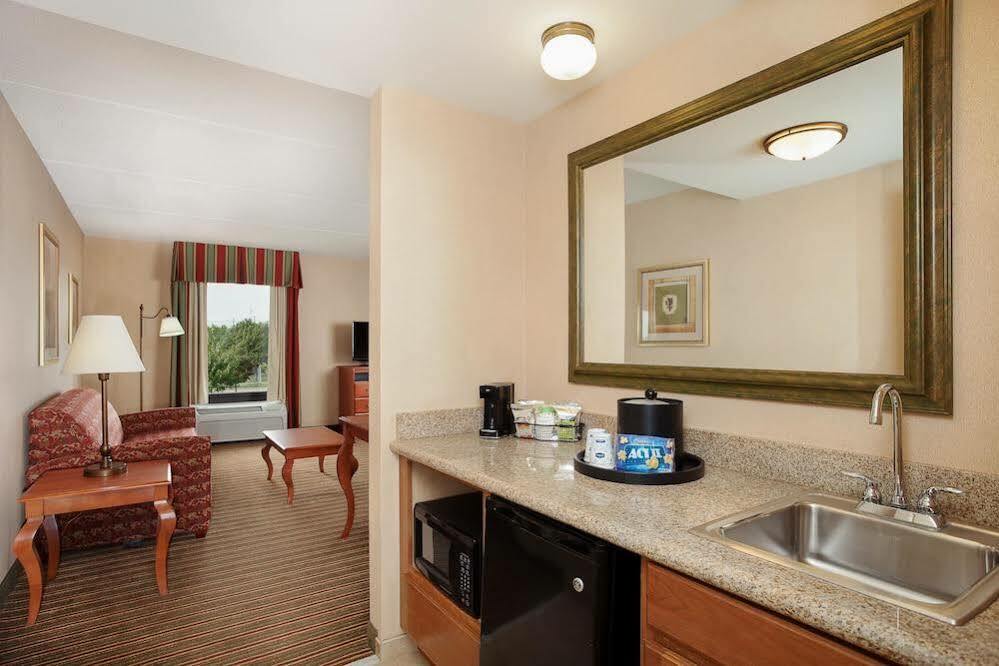 Hampton Inn & Suites Chicago - Лібертівіл Екстер'єр фото